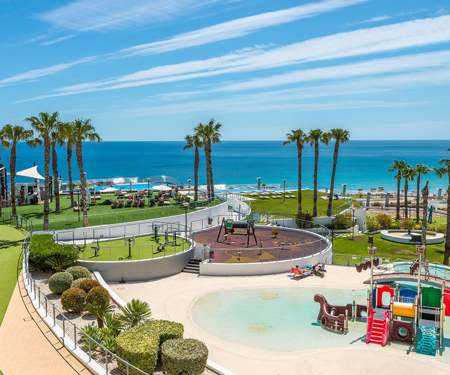 Luxury Beachfront Apt | Heated Pool, Gym & Seaview