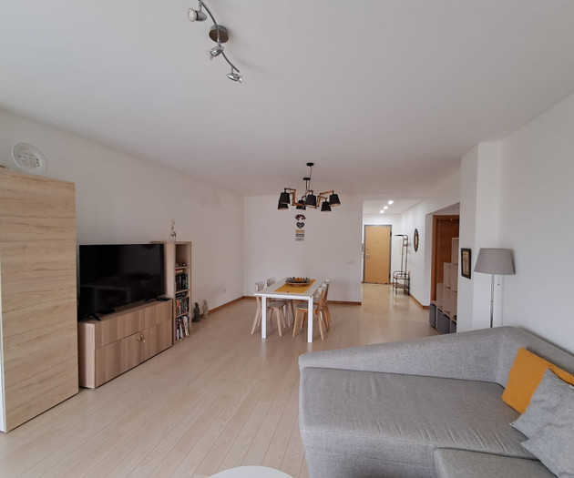 Ocean View T2 with Pool, Garage & Workspace