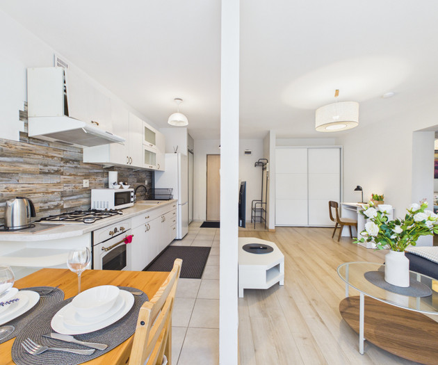 Spacious Apartment Bruna near Pole Mokotowskie