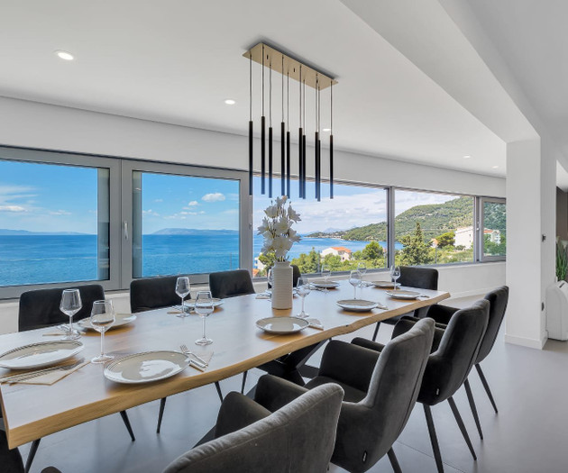 Penthouse Soll 100m from sea