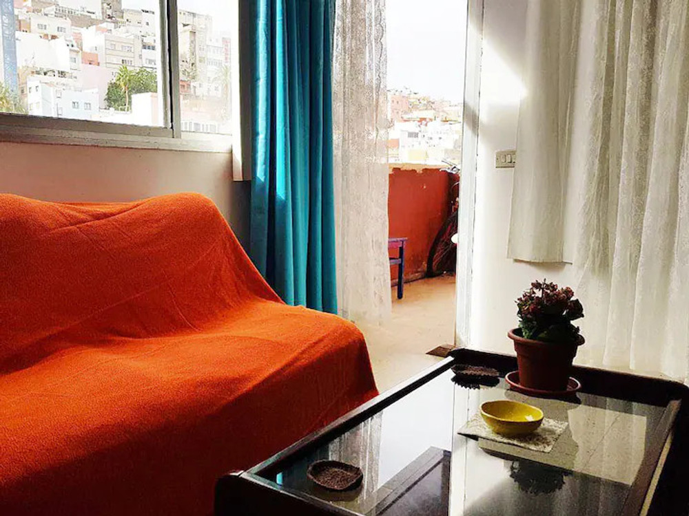 Large and bright double room in Vegueta
