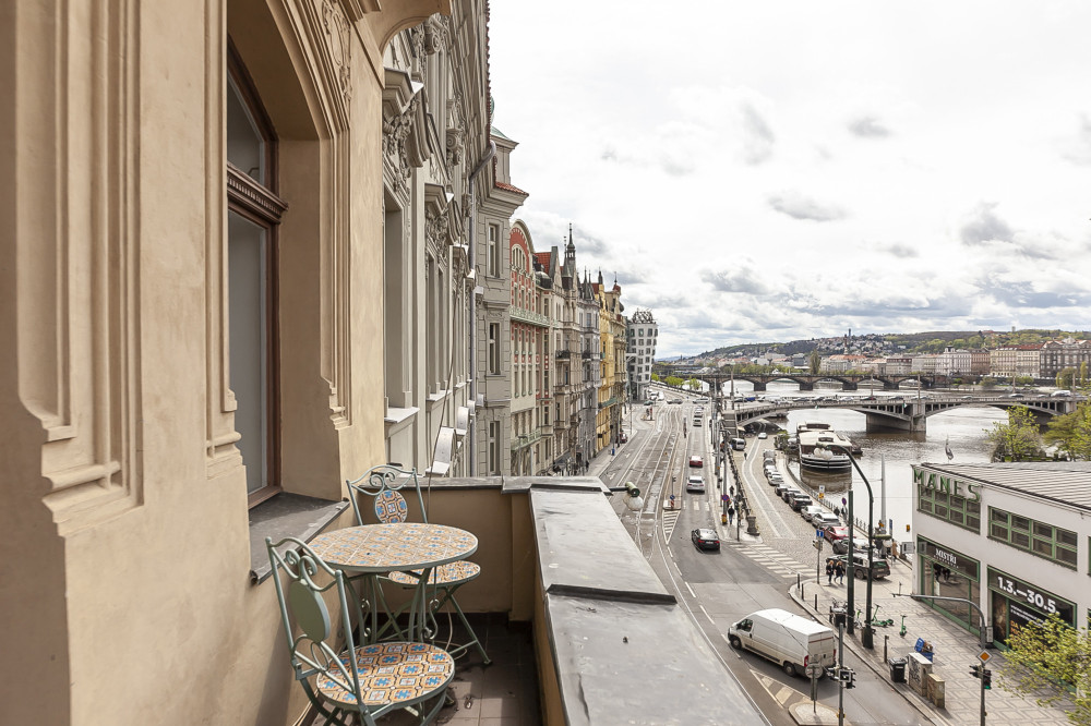 Spacious apartment with Prague castle view