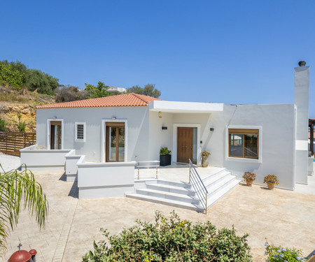 3-Bedroom Villa in Quiet Area 10' from Chania