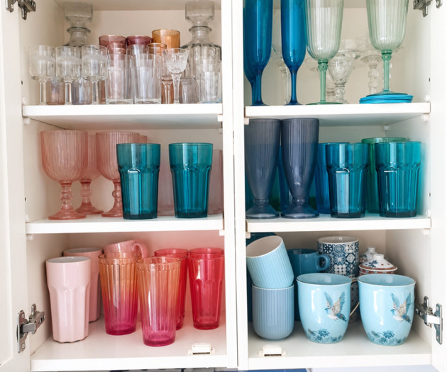 Glassware and cups cabinet