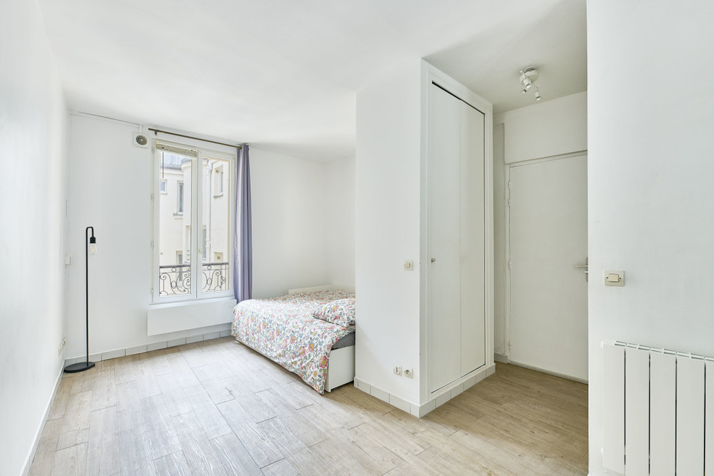 Guy Môquet · 18th · Quiet & Functional Studio – ma preview