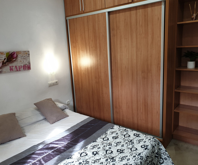 TRANQUILA Y LUMINOSA HABITACIÓN