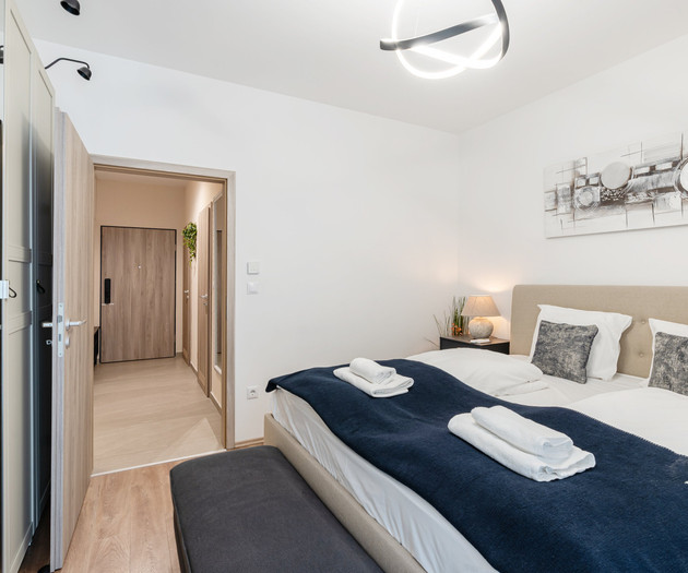 Stylish Apartment with Balcony, Garage & Cleaning