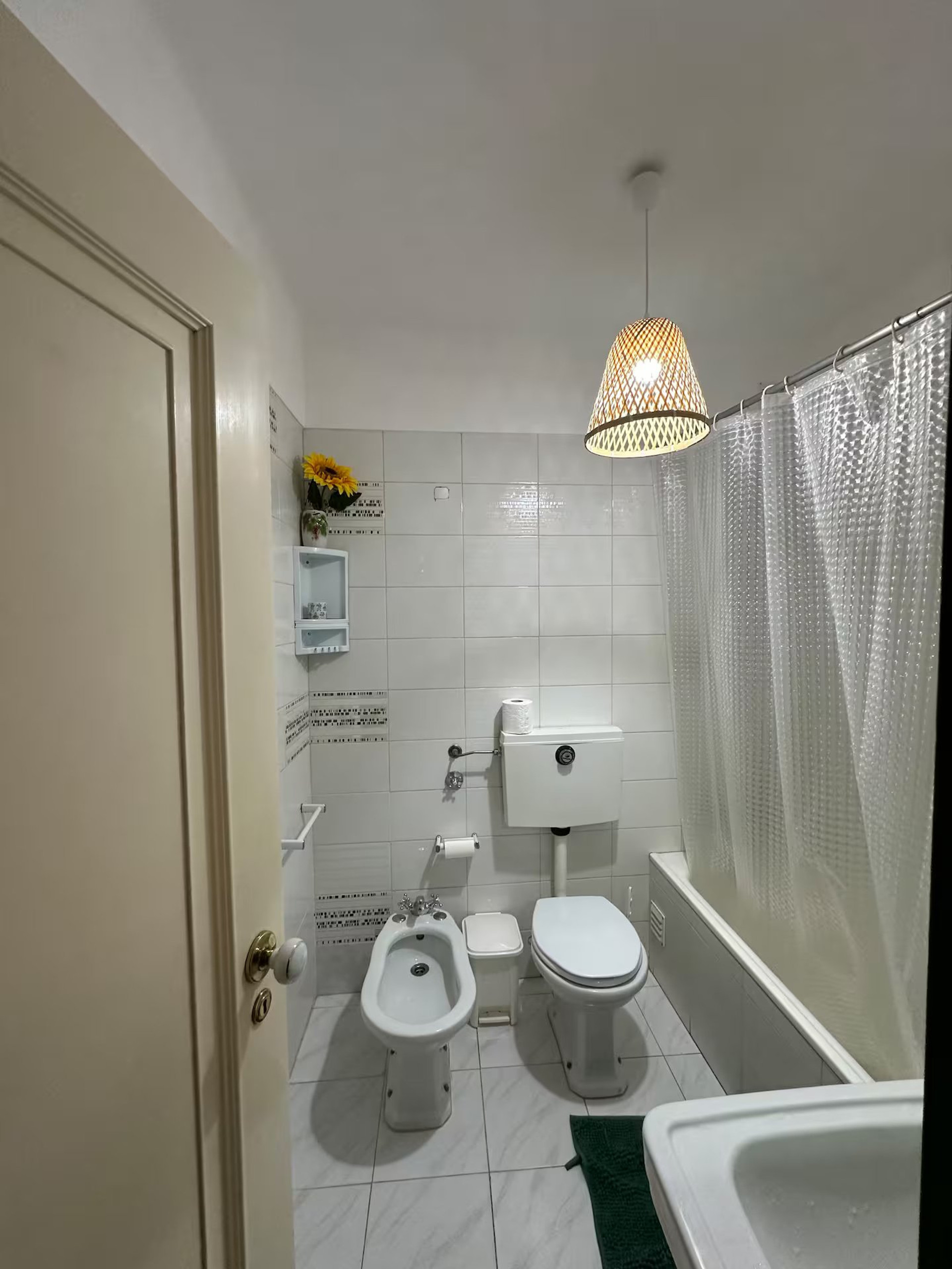Bathroom with tub shower