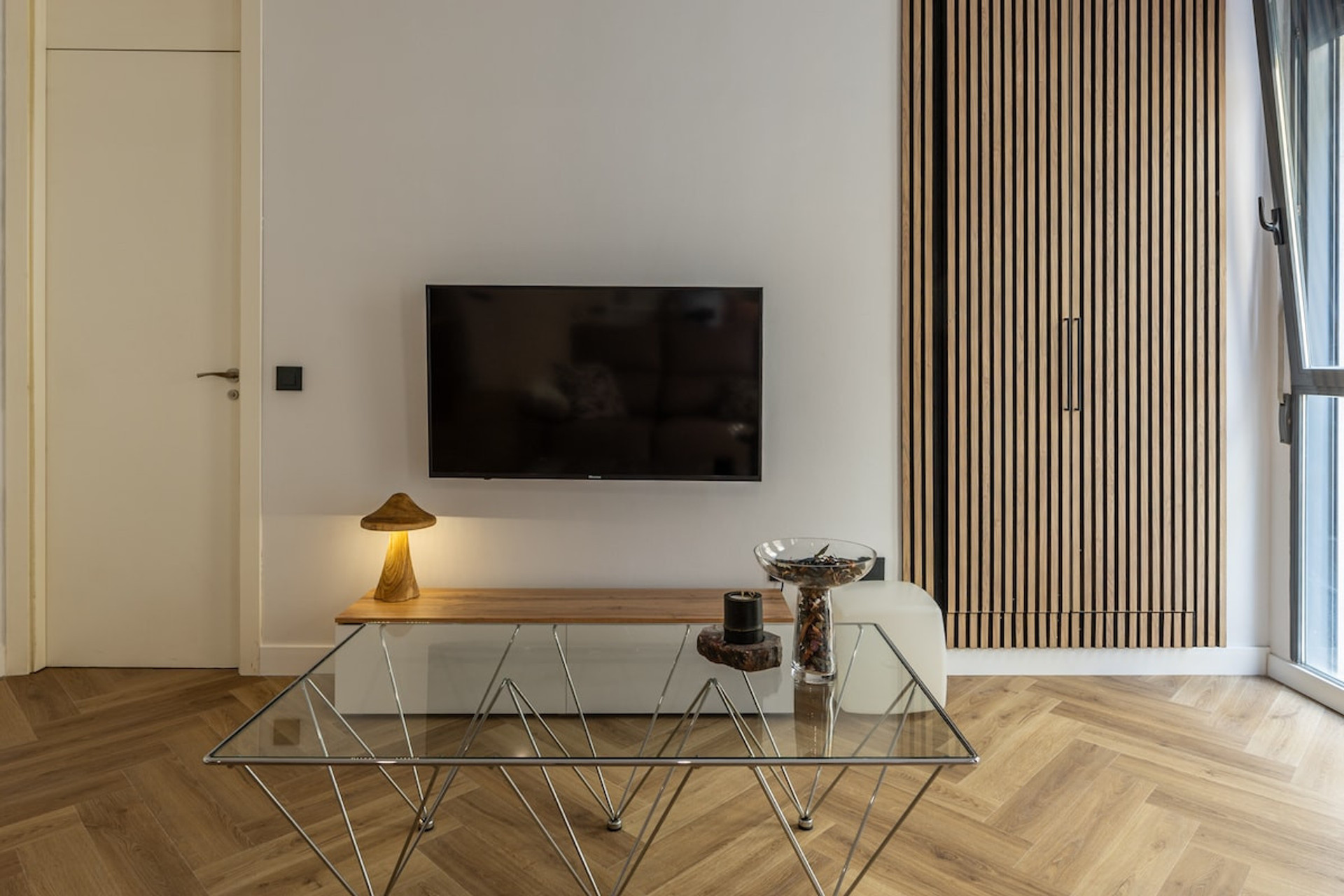 Living room image 2