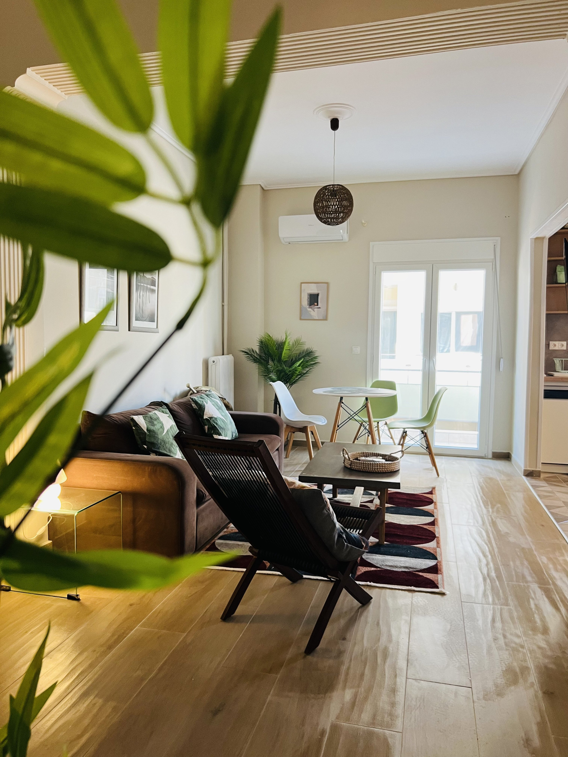 Bright living and dining area