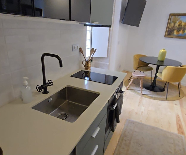 Charming T1 Retreat In Historic Alfama