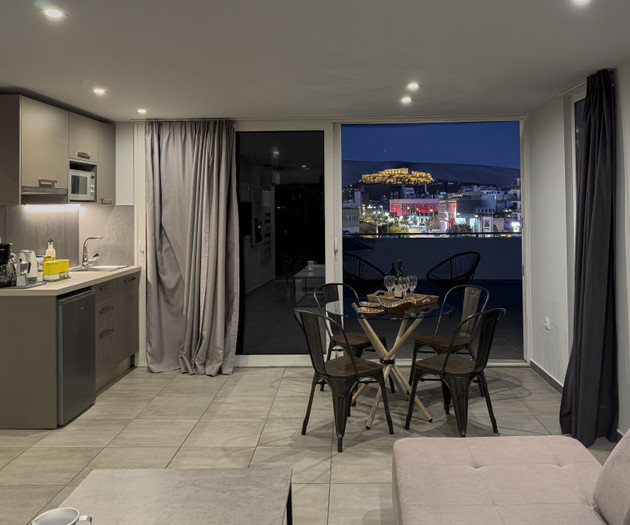 Acropolis Magical View Suite @ Metro Kerameikos