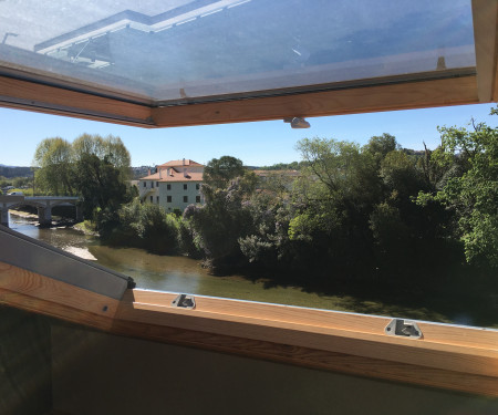 Casa com vista para o rio, em Águeda.