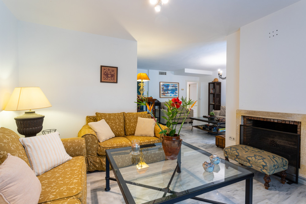 Lunamar 63 Apartment by GHR Rentals