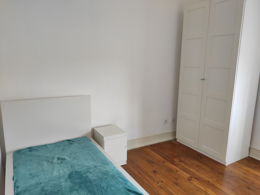 Room in apartment in the center of Amadora II preview