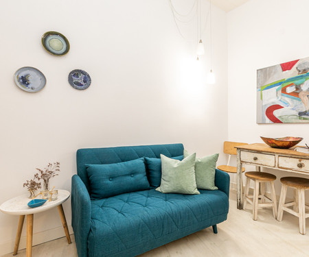 Central and bright one-bedroom apartment in Alfama