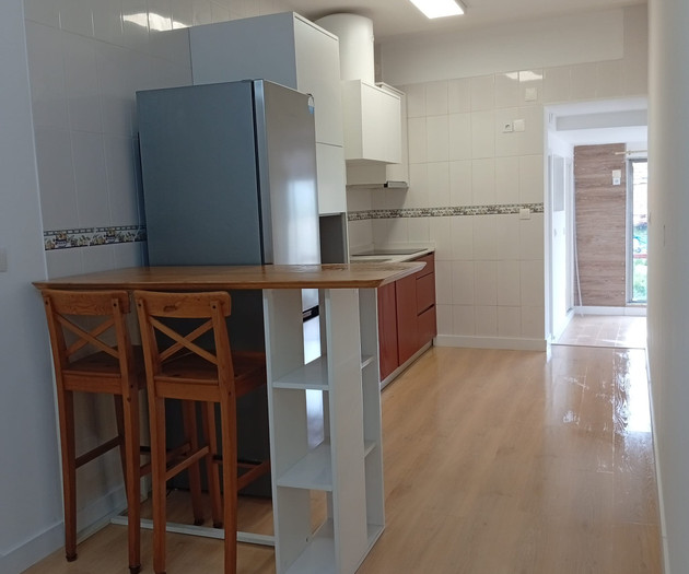 A casa é Solarenga sossegada e muito central.