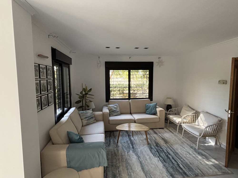 4-Bedroom Villa 6 Minutes from the Beach preview