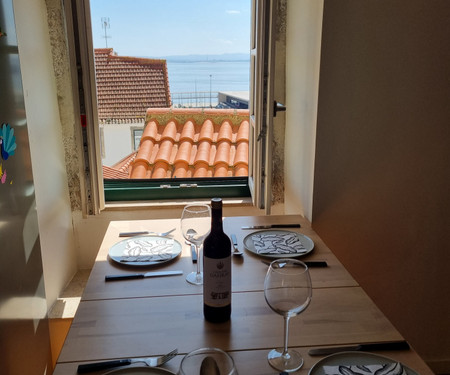 River-view apartment in the heart of Alfama