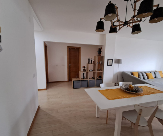 Ocean View T2 with Pool, Garage & Workspace