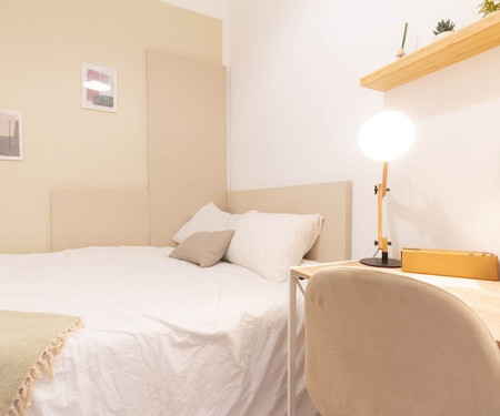 R0409- Room in Co-living Raval