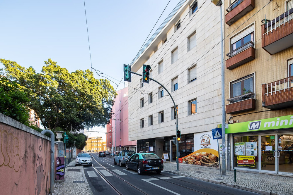 Contemporary Apartment in Lisbon