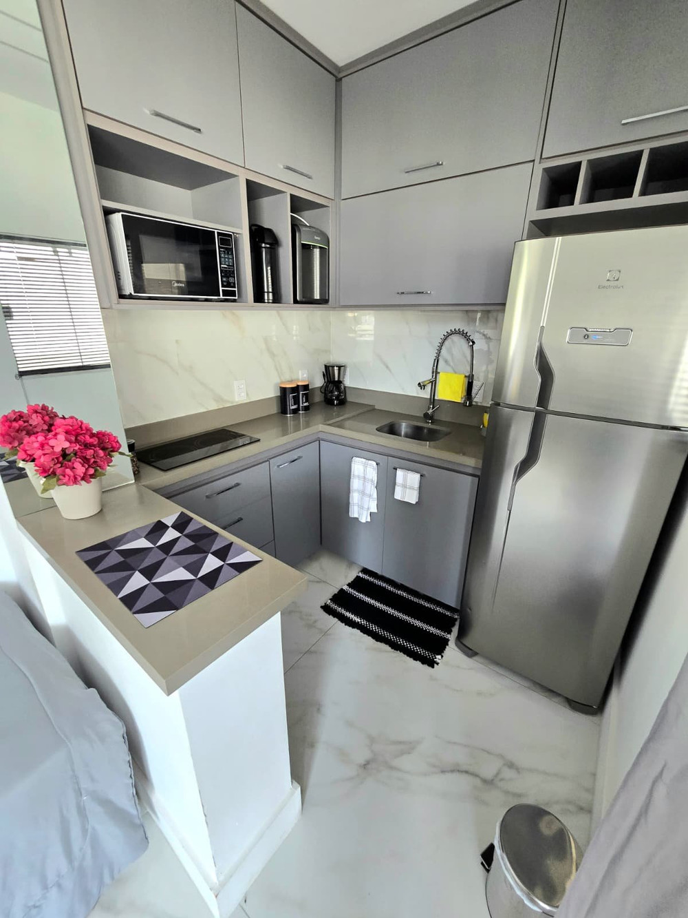 Sky Loft Penthouse: 20m² Terrace + Mountain View preview