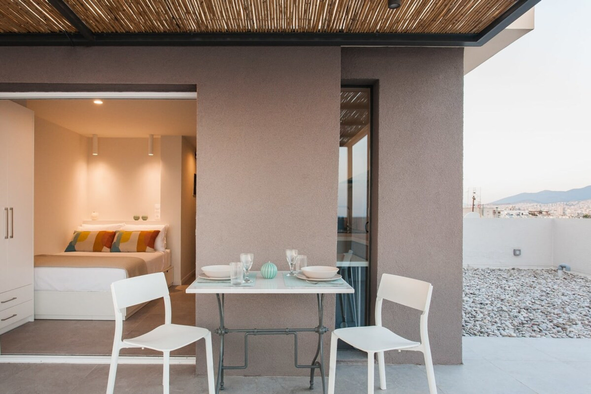 Veranda dinner table