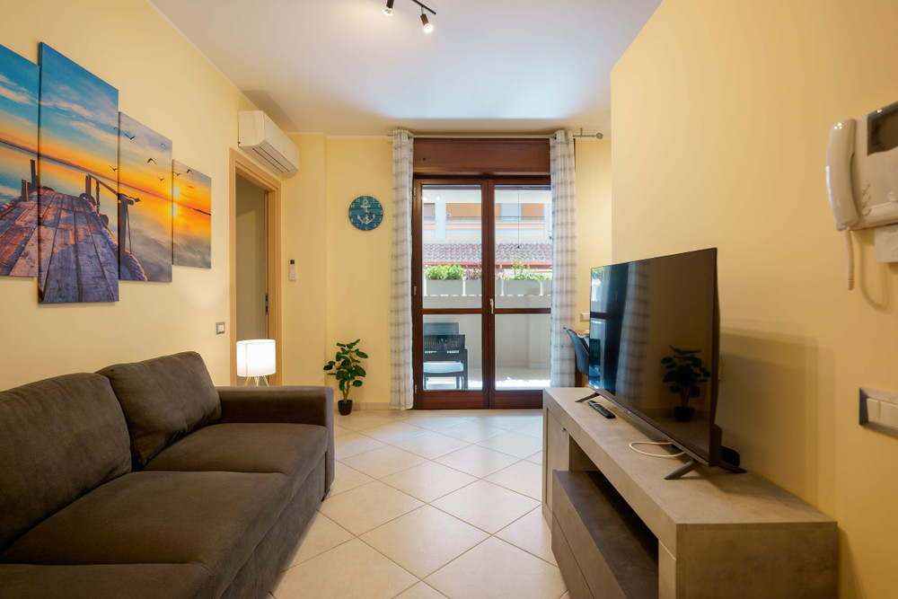 Modern Two-Bedroom Flat 1 Km To Poetto Beach preview