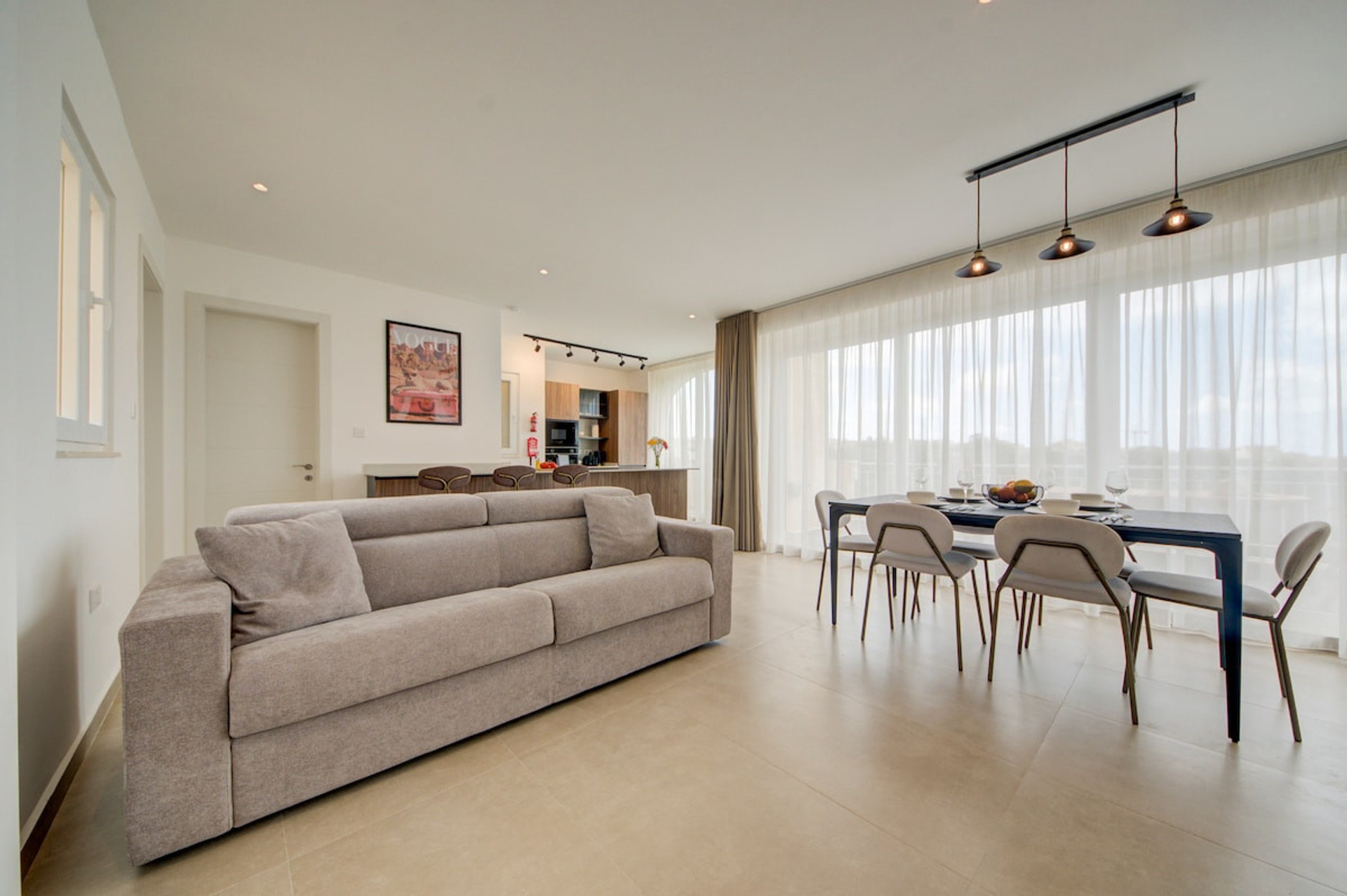 Living room image 3