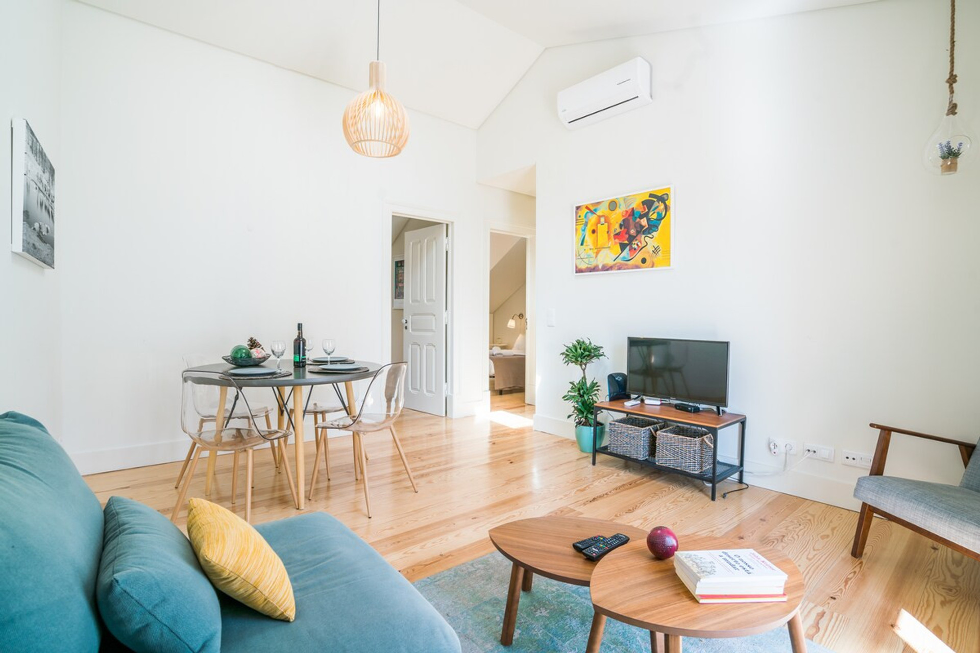 Living room image 4