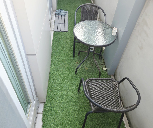 Ansan Balcony Apartment with Kitchen & Washer