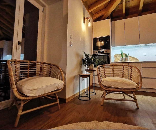 Luxury 5‑Bedroom Villa with Pool and Garden