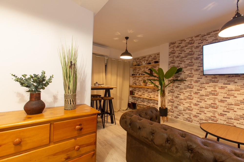 Charming apartment, completely renovated to the de preview