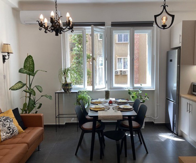 Cozy new refurbished 2 bedroom flat in city center