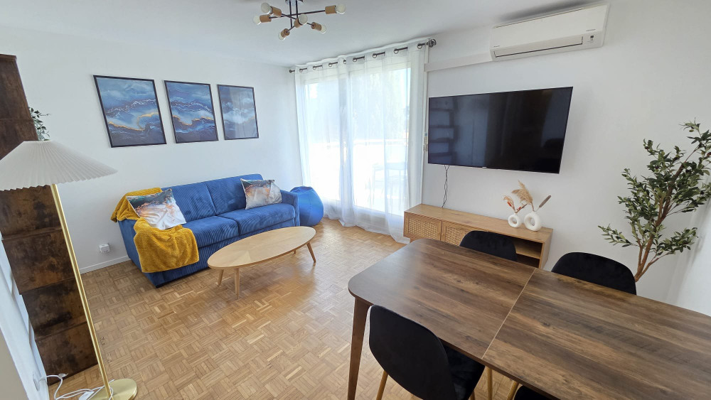 One-Bedroom Apartment, 10 min from the city center preview