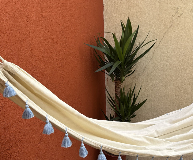 Cozy private bedroom in shared T2 in Graça, Lisbon