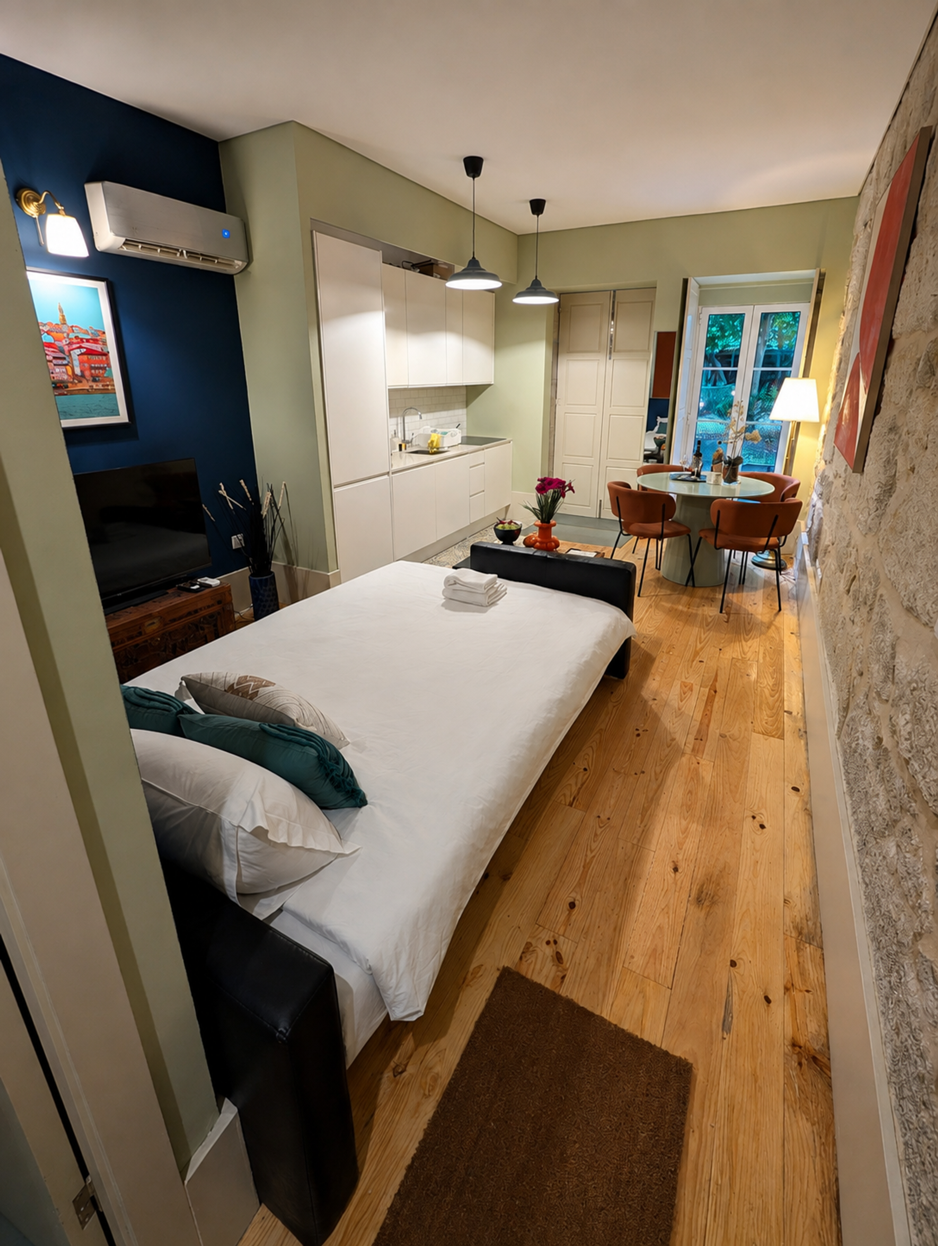 Bedroom with kitchen and dining