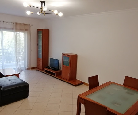 2 bedroom apartment close to the beach and schools