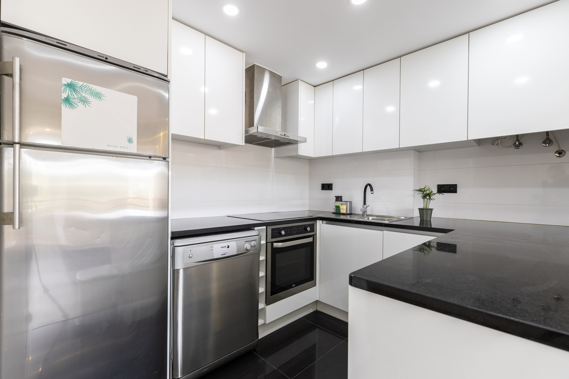 kitchenette 