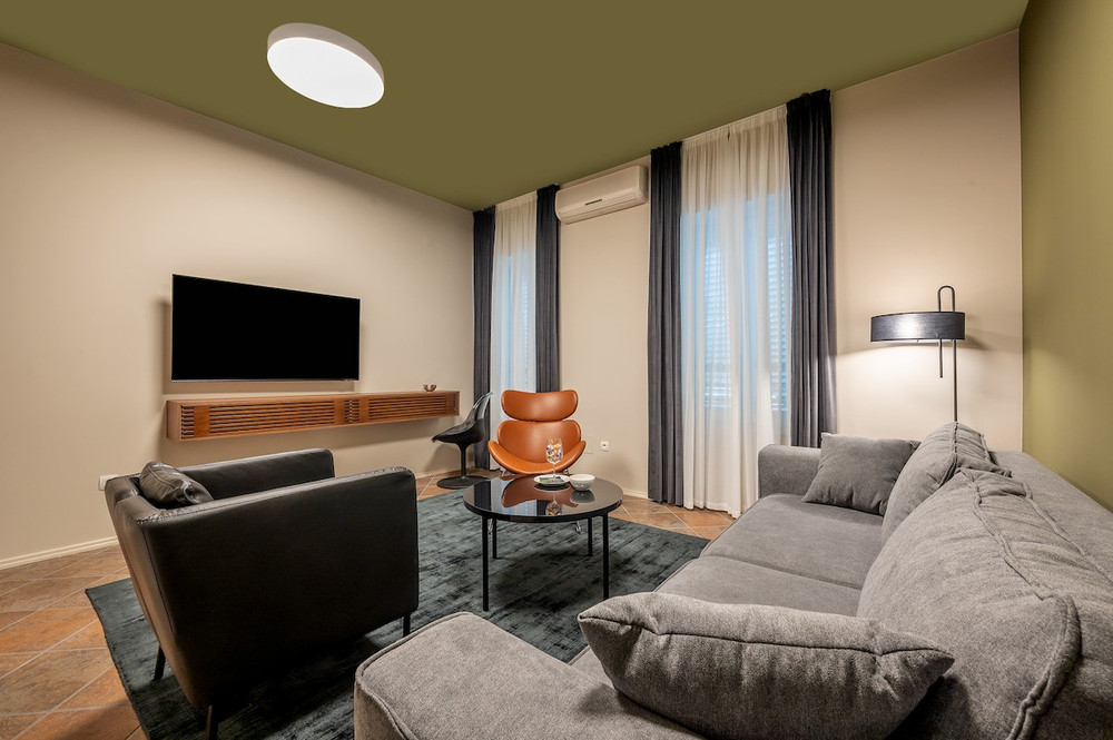 Green, Deluxe Two Bedroom Suite preview