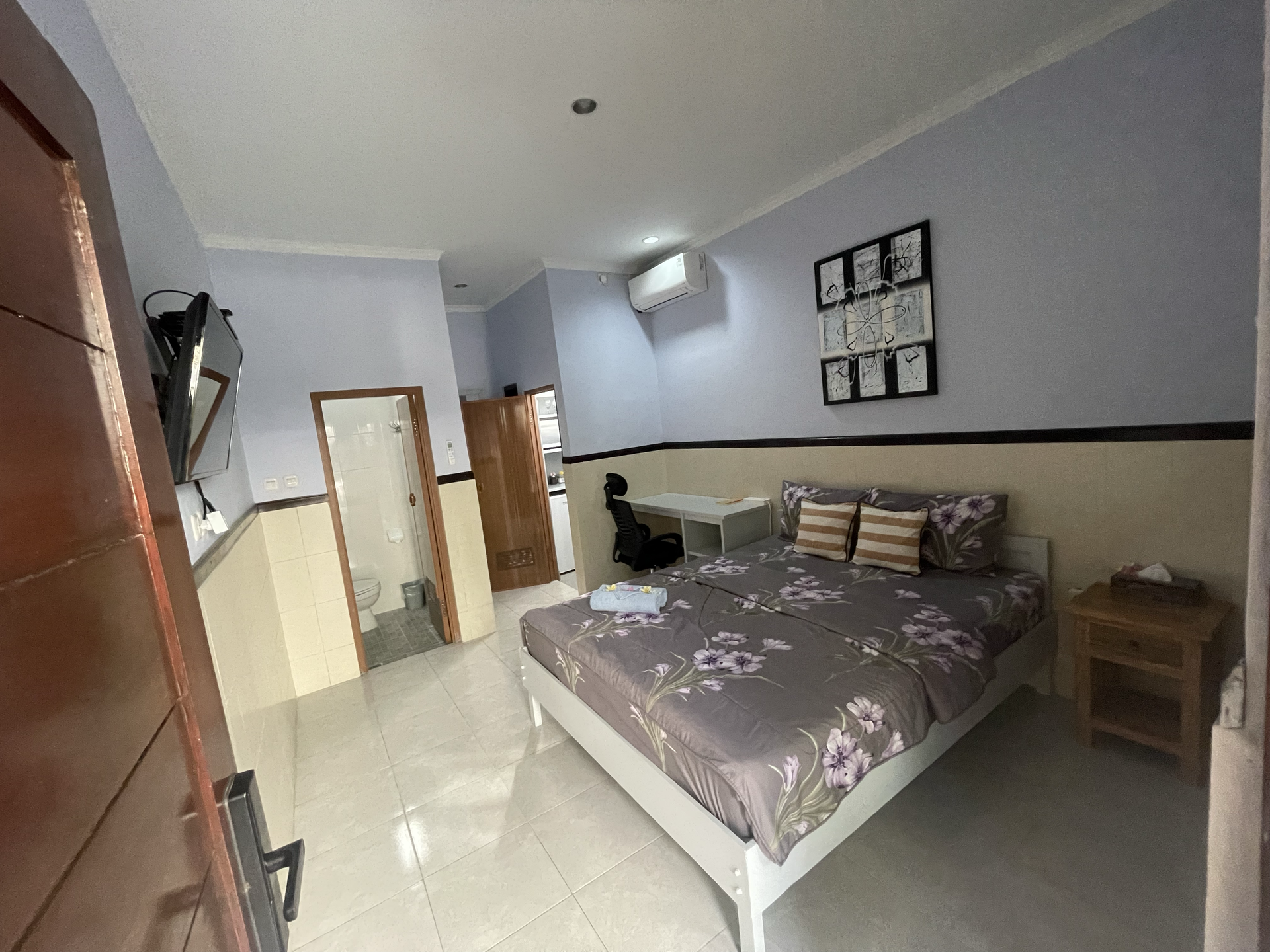 Private Studio Room