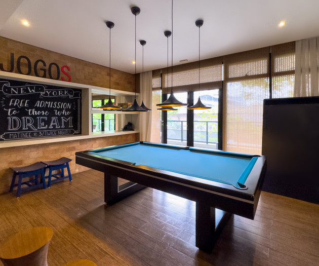 Teljesen felszerelt stúdió 30 méterre a metróállom