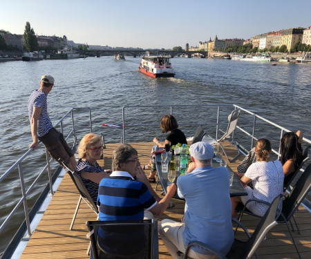 Houseboat Bonanza - A unique experience in Prague