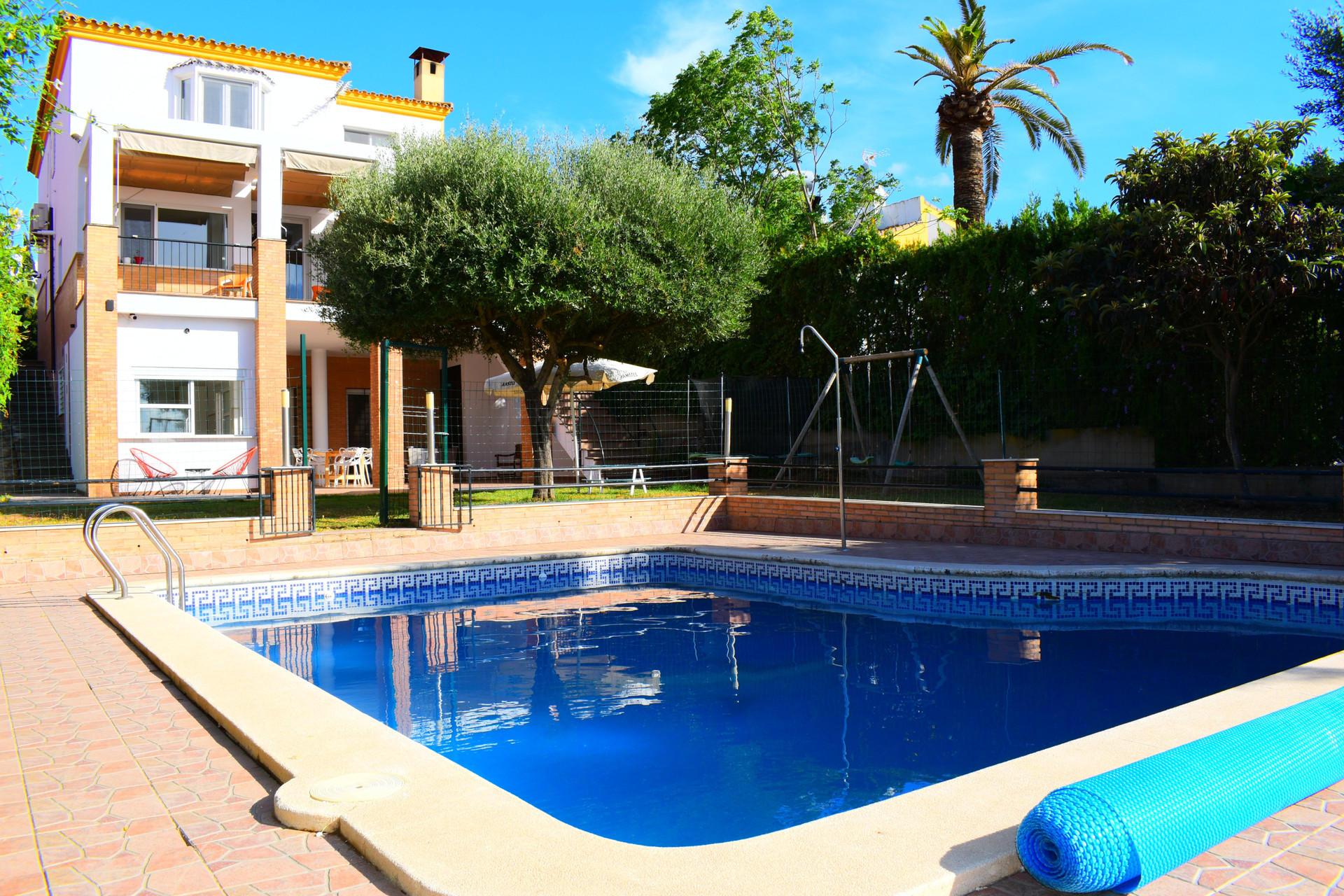 Swimming pool