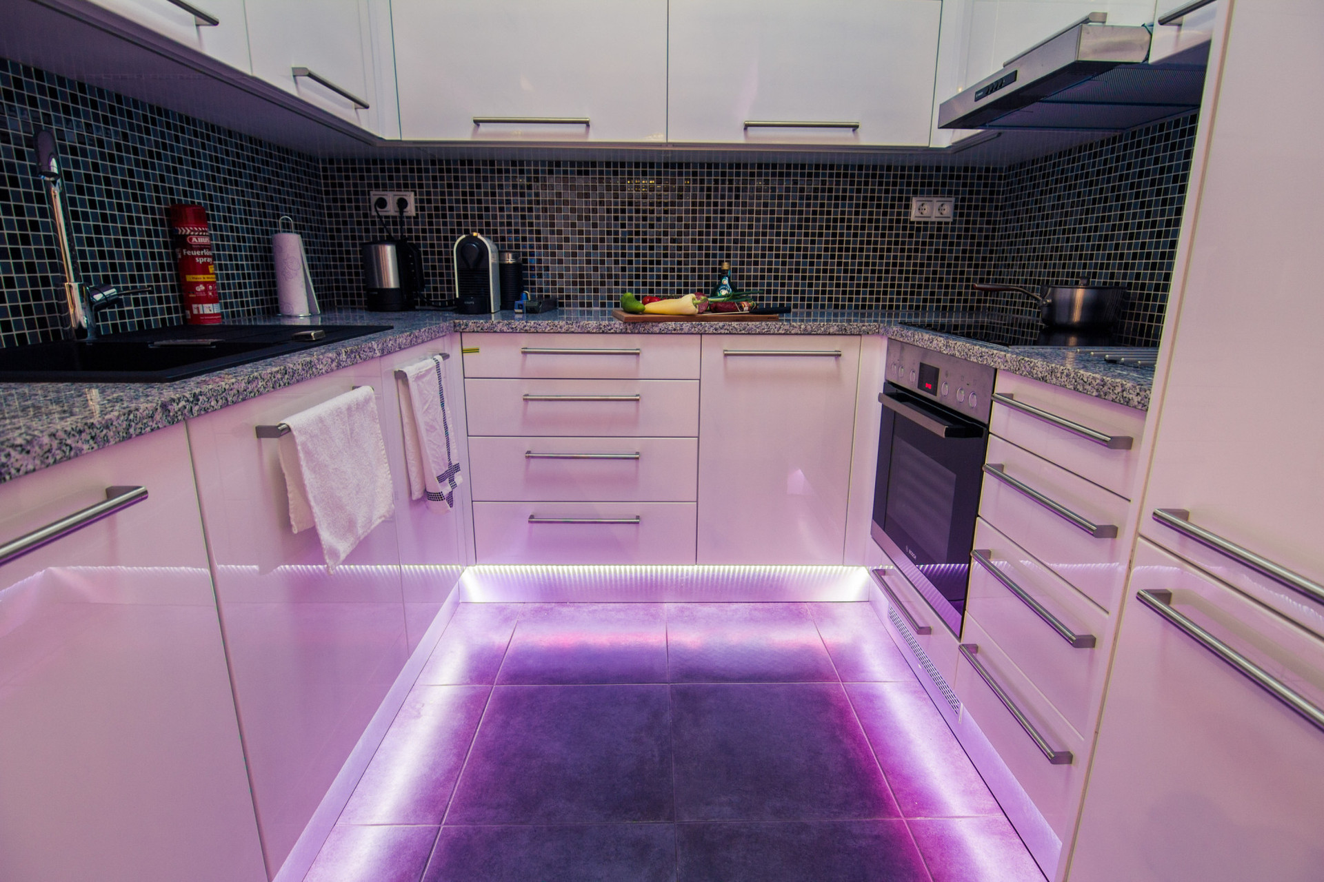 Fully equipped kitchen suitable for cooking 