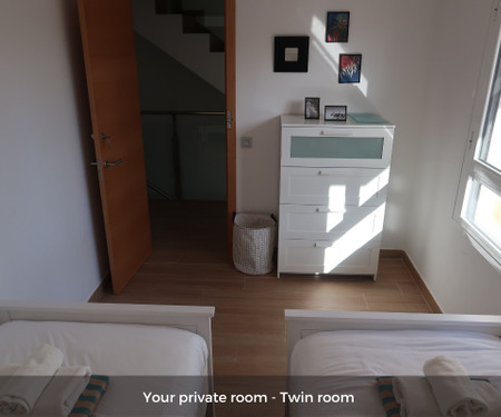 Coliving Villa with pool in sunny island - Twin room