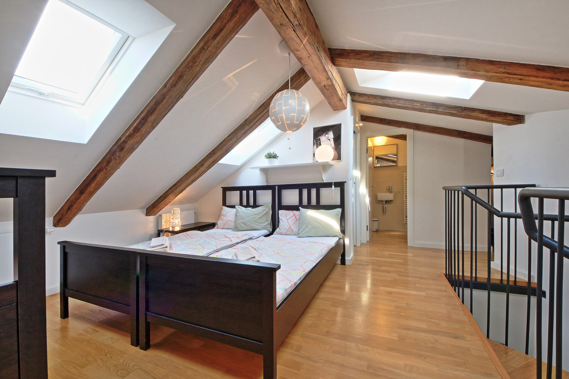 gallery - 3x single beds