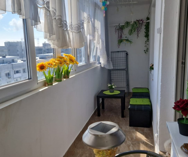 Large Group Accommodation Bucharest, 4 apt,20slips