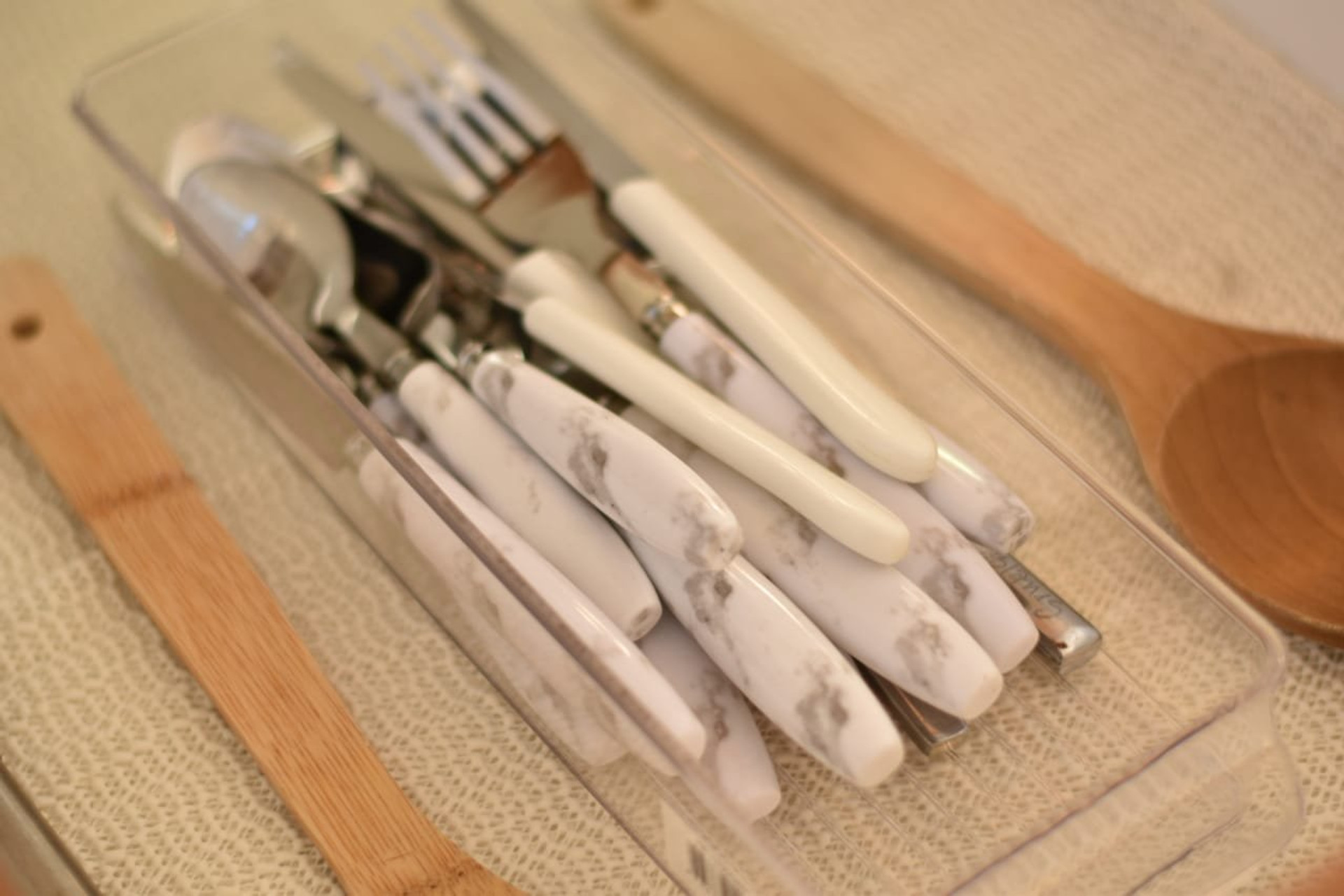 Kitchen cutlery and utensils